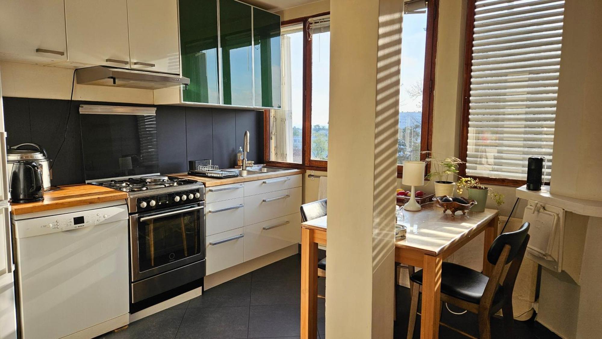 Big & Calm Familial With Balcony, Car Parking And Free Wifi Villejuif