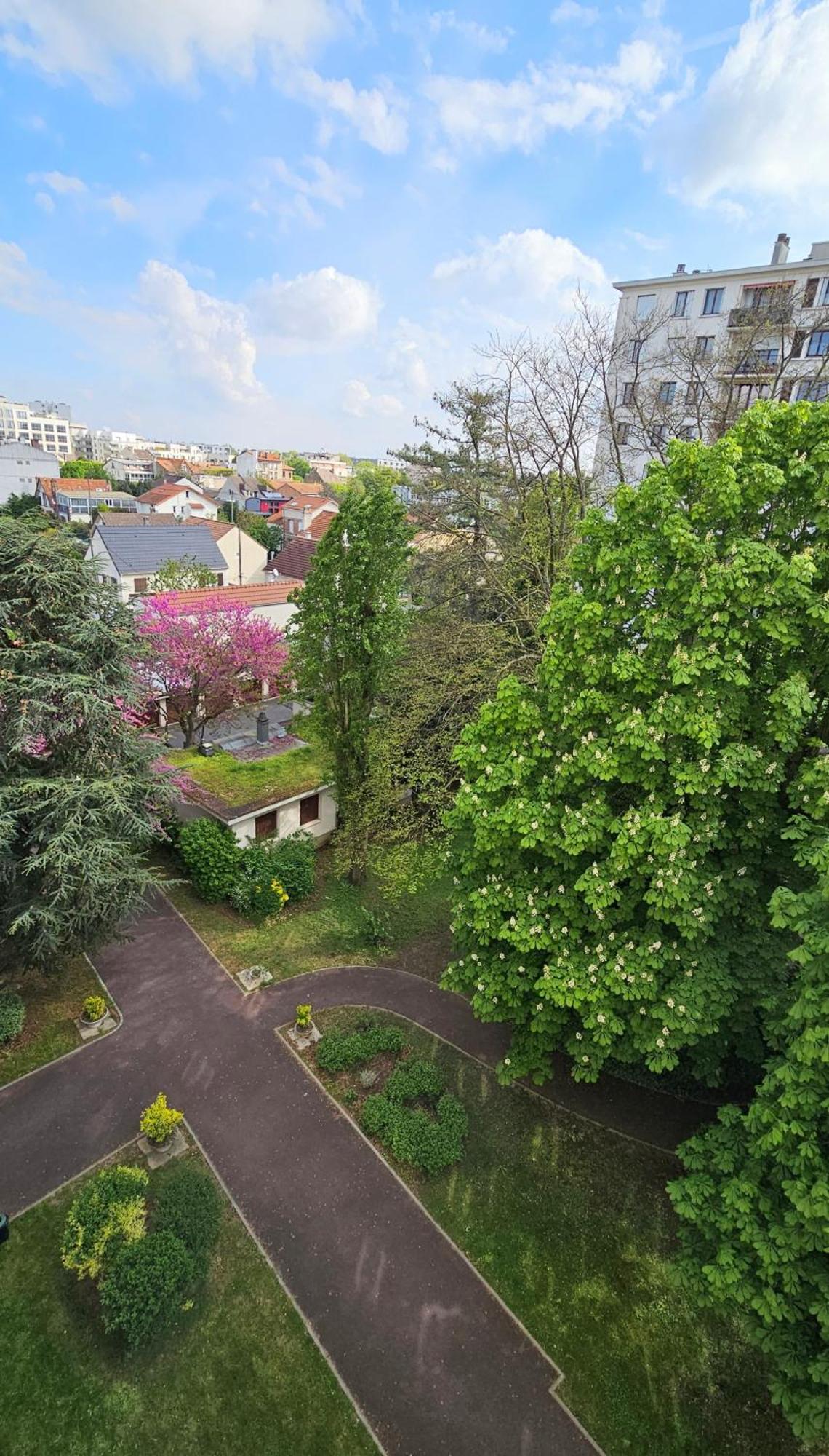 Big & Calm Familial With Balcony, Car Parking And Free Wifi Apartment Villejuif